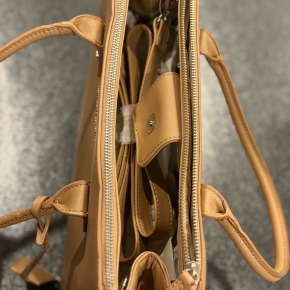 New York and Company Tan Tote Bag Style 7675 - Picture 14 of 14